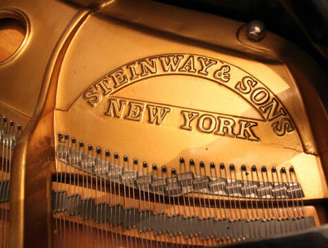Reparatur eines Flügels von Steinway & Sons in der Klavierbauwerkstatt „Die Stimmgabel“